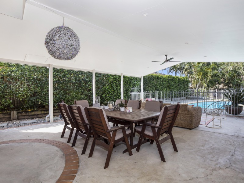 11 River Park Place, Fig Tree Pocket QLD 4069