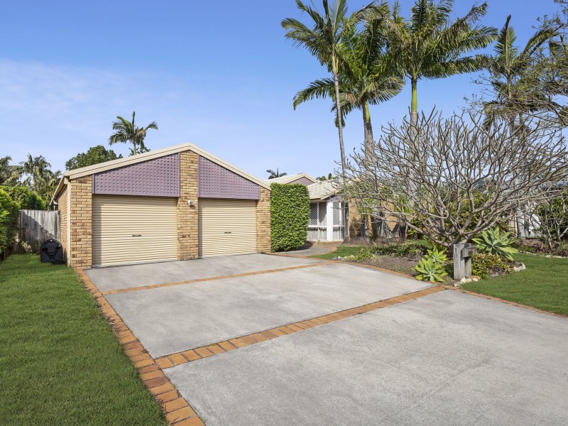 11 River Park Place, Fig Tree Pocket QLD 4069