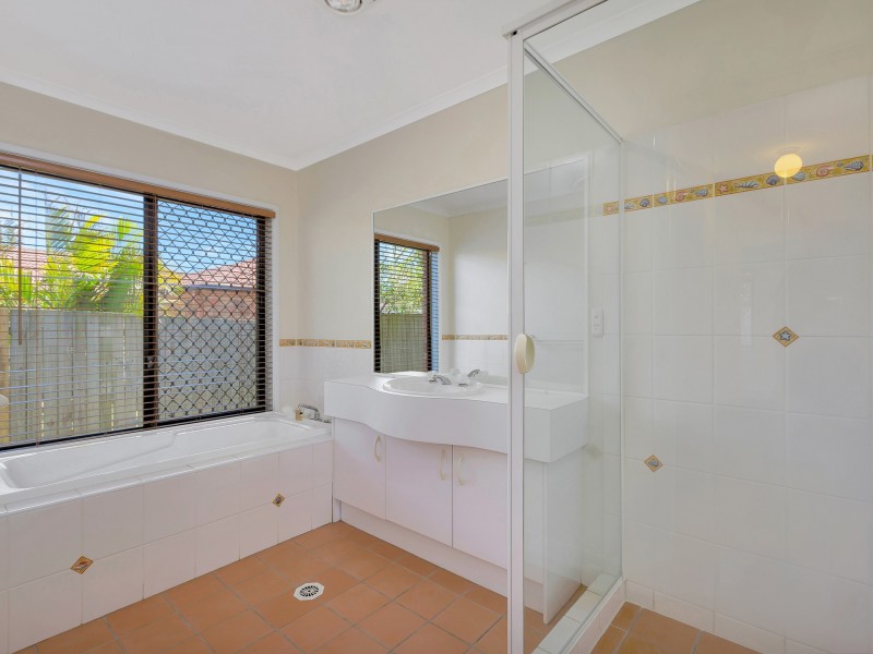 153 Glenfield Street, Parkinson QLD 4115