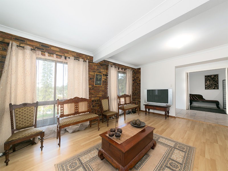 5 Bynoe Close, Chapel Hill QLD 4069