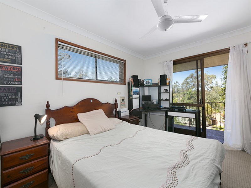 5 Bynoe Close, Chapel Hill QLD 4069
