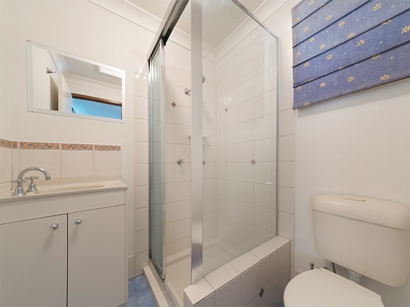 5 Bynoe Close, Chapel Hill QLD 4069