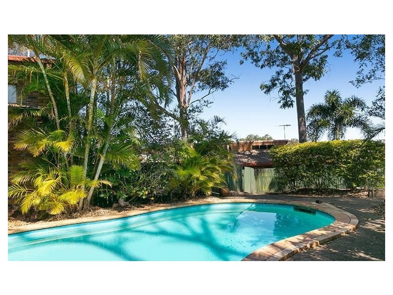 5 Bynoe Close, Chapel Hill QLD 4069
