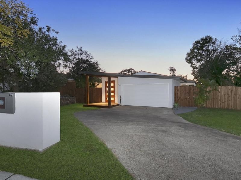 44 Gleneagle Street, Kenmore QLD 4069