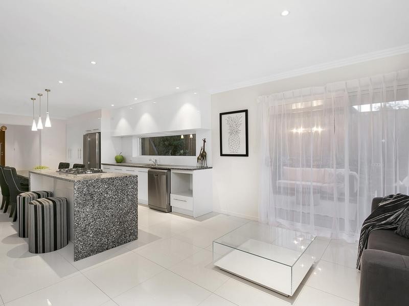 44 Gleneagle Street, Kenmore QLD 4069