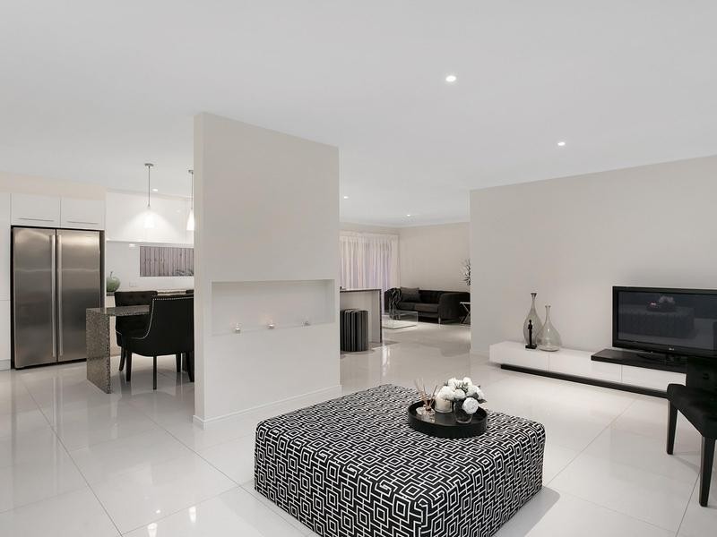 44 Gleneagle Street, Kenmore QLD 4069