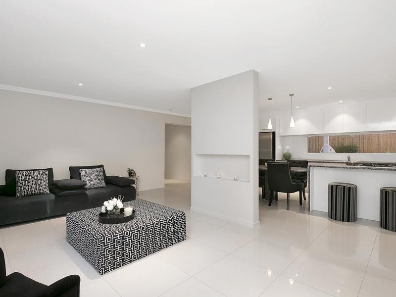 44 Gleneagle Street, Kenmore QLD 4069