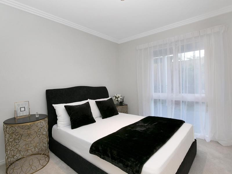 44 Gleneagle Street, Kenmore QLD 4069
