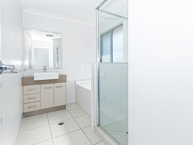 15 Chamomile Street, Springfield Lakes QLD 4300