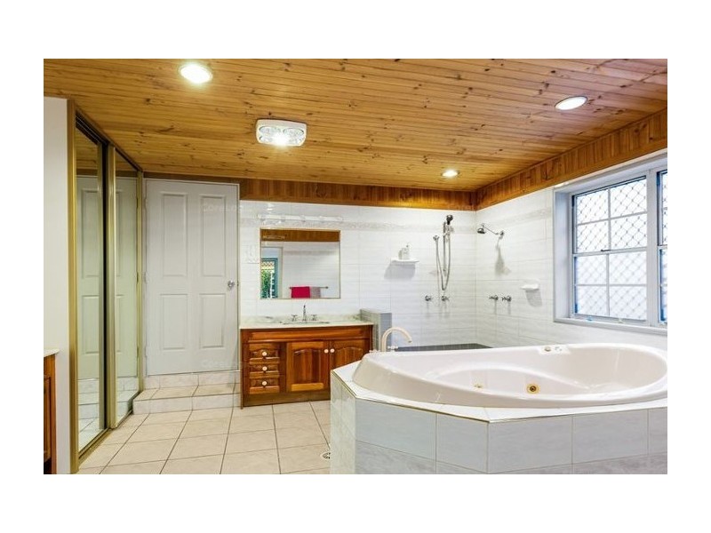 7 Hunter Road, Greenbank QLD 4124