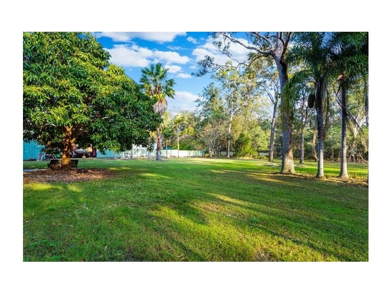 7 Hunter Road, Greenbank QLD 4124