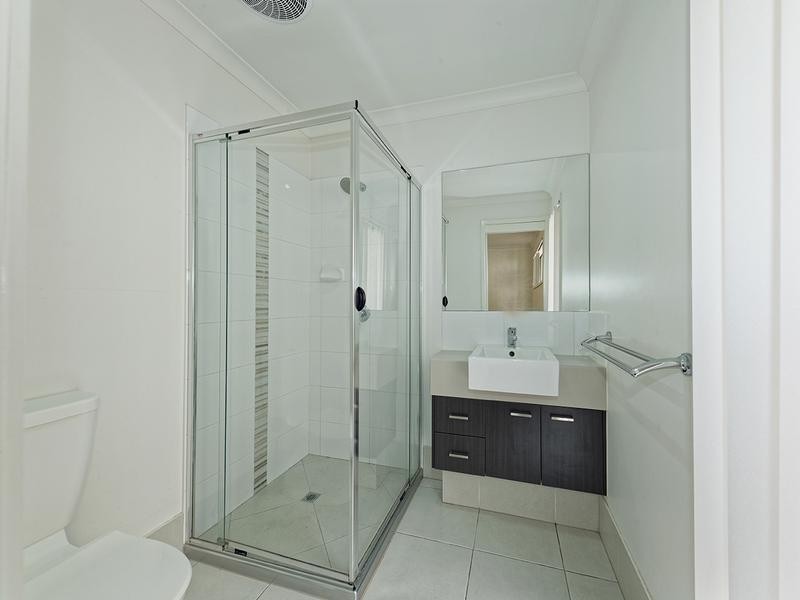 1/8 Jillaine Street, Everton Hills QLD 4053