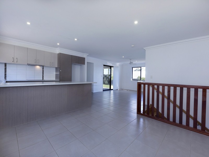 8 Rose Avenue, Springfield Lakes QLD 4300