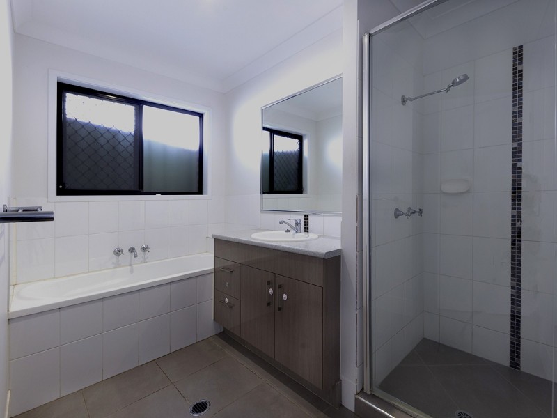 8 Rose Avenue, Springfield Lakes QLD 4300