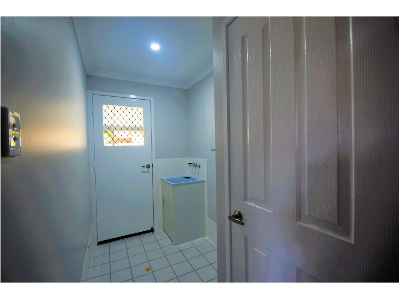 10 Sonorous Close, Regents Park QLD 4118