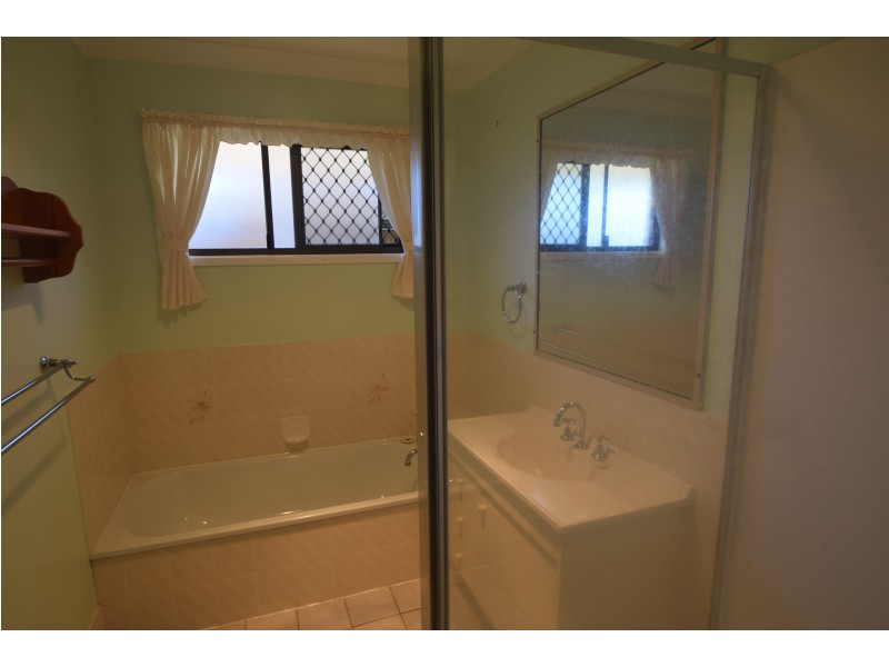 23 Melrose Drive, Flinders View QLD 4305