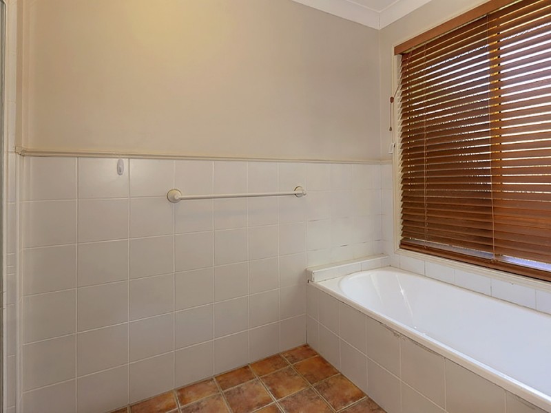 44 Earl Street, Dinmore QLD 4303