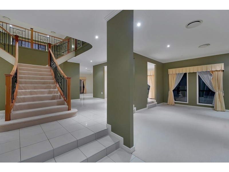 13 Grasmere Place, Carindale QLD 4152