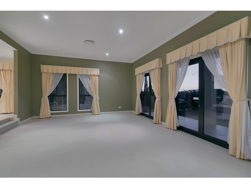 13 Grasmere Place, Carindale QLD 4152