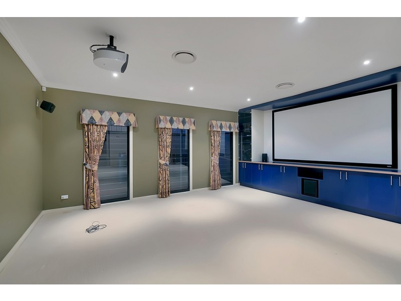 13 Grasmere Place, Carindale QLD 4152