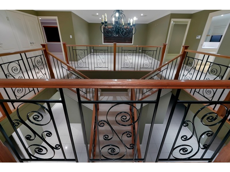 13 Grasmere Place, Carindale QLD 4152