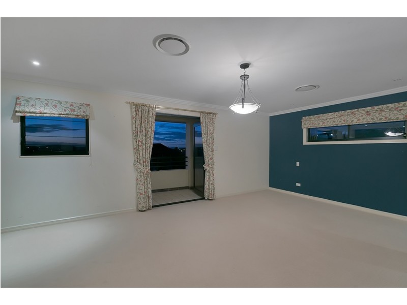 13 Grasmere Place, Carindale QLD 4152