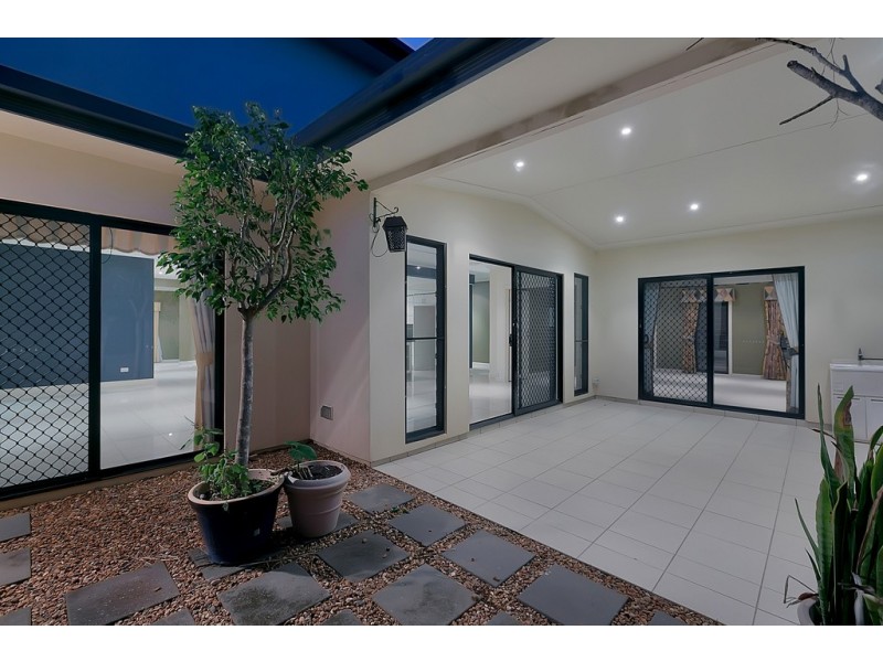 13 Grasmere Place, Carindale QLD 4152