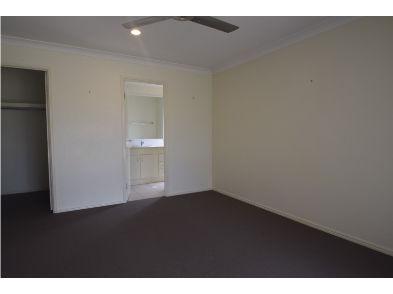 26 Pencarrow Crescent, Raceview QLD 4305
