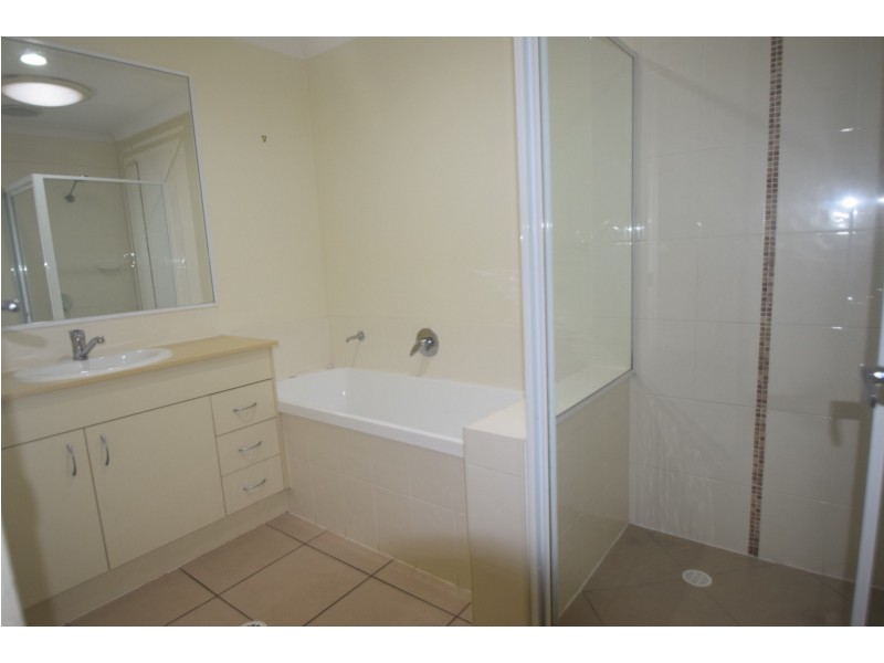 26 Pencarrow Crescent, Raceview QLD 4305
