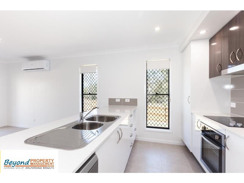 2/14 Dawson Place, Brassall QLD 4305