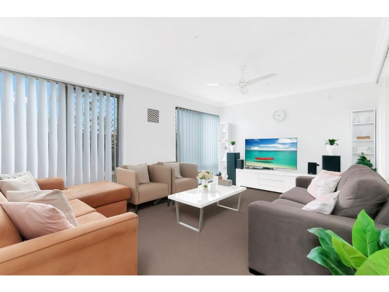 15 Dinnigan Crescent, Durack QLD 4077