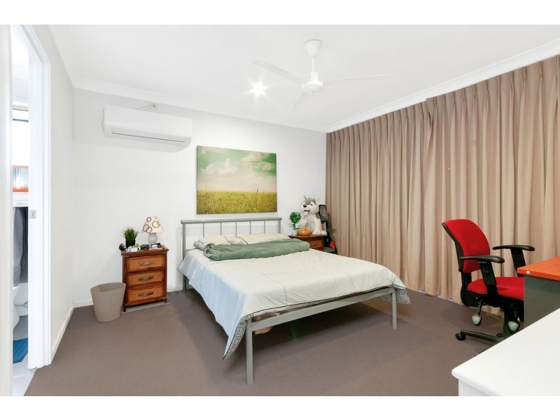 15 Dinnigan Crescent, Durack QLD 4077