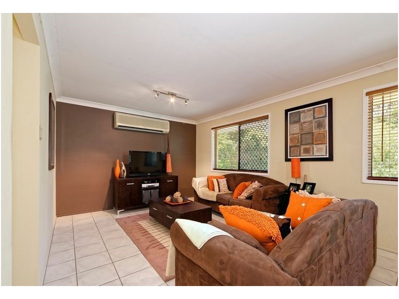 27 Woodtop Court, Ferny Hills QLD 4055