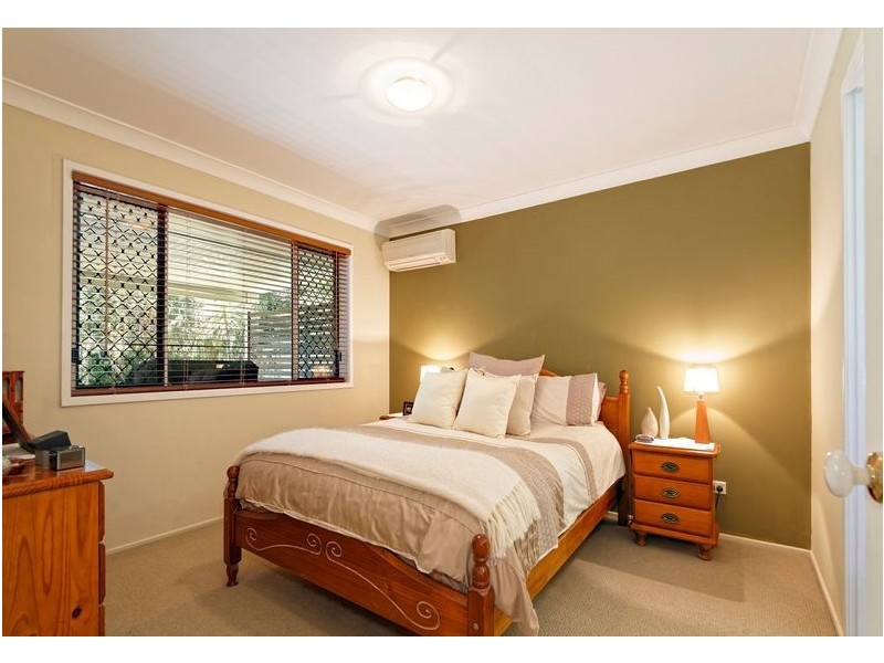 27 Woodtop Court, Ferny Hills QLD 4055