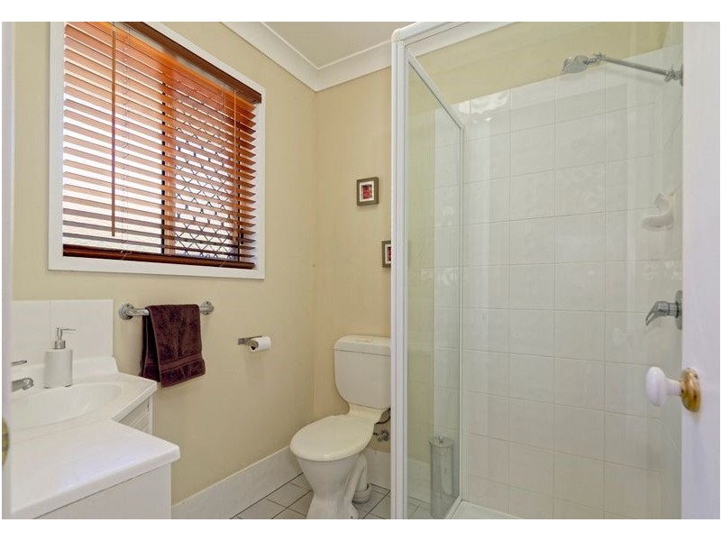 27 Woodtop Court, Ferny Hills QLD 4055