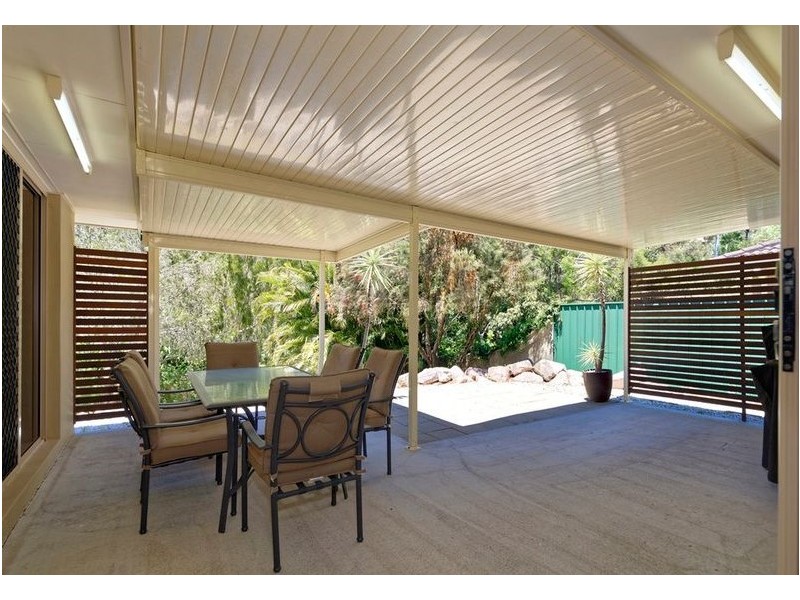 27 Woodtop Court, Ferny Hills QLD 4055