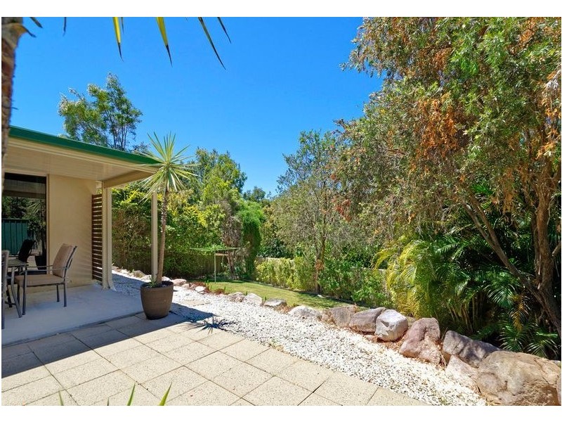 27 Woodtop Court, Ferny Hills QLD 4055