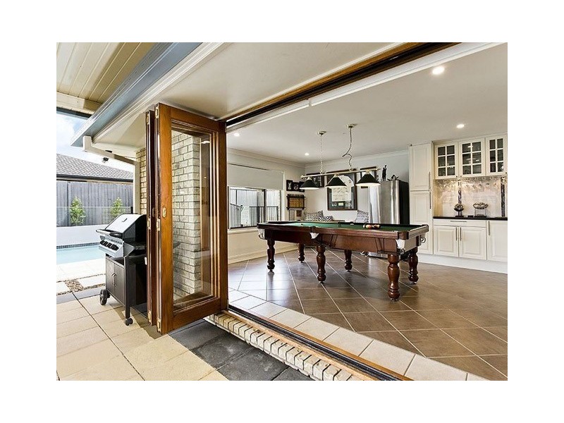 70 Charolais Crescent, Upper Kedron QLD 4055