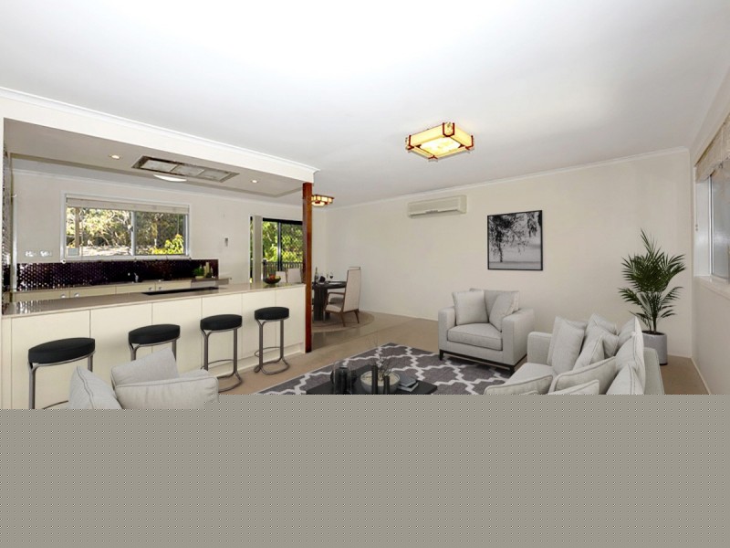 6 Neptune Street, Chapel Hill QLD 4069