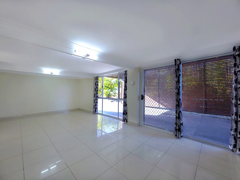 6 Neptune Street, Chapel Hill QLD 4069