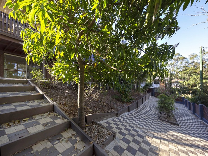 6 Neptune Street, Chapel Hill QLD 4069