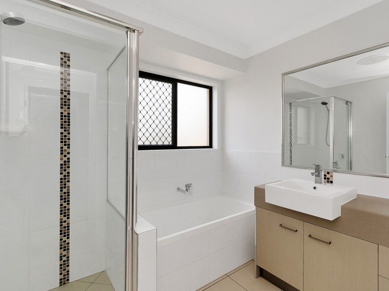 36 Lakeview Place, Springfield Lakes QLD 4300