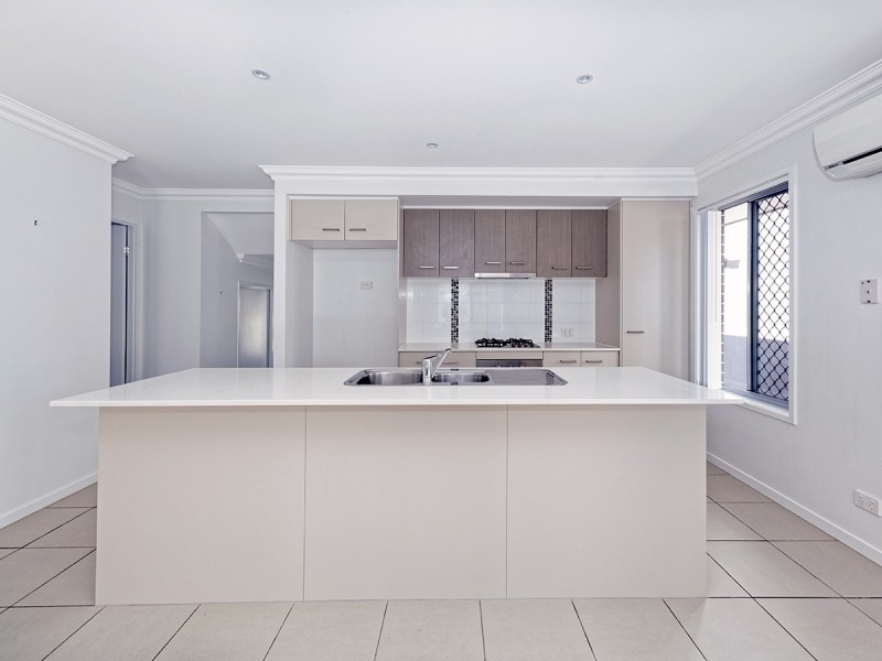 7 Dandelion Drive, Springfield Lakes QLD 4300