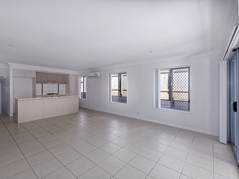 7 Dandelion Drive, Springfield Lakes QLD 4300