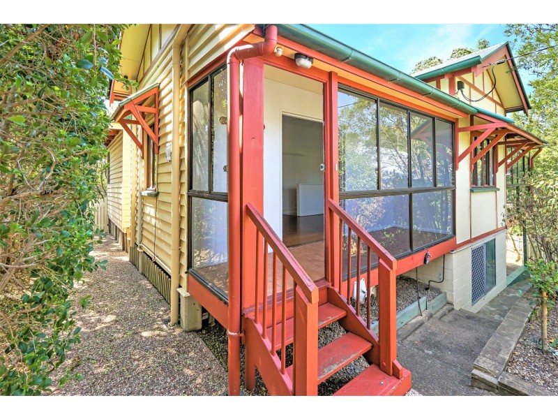 25 Millwood Street, Bardon QLD 4065