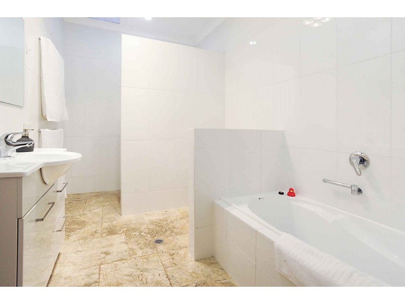 18 Tindal Street, Gordon Park QLD 4031