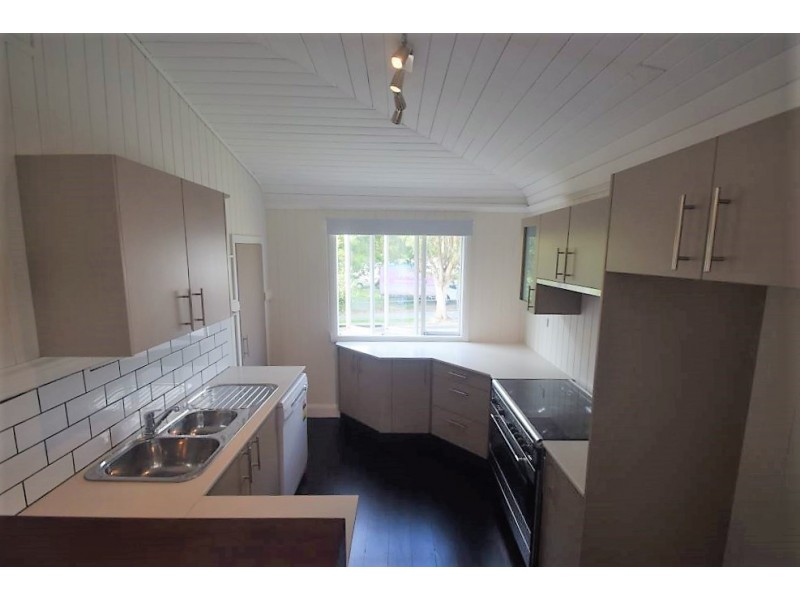 2 Albany Street, Windsor QLD 4030