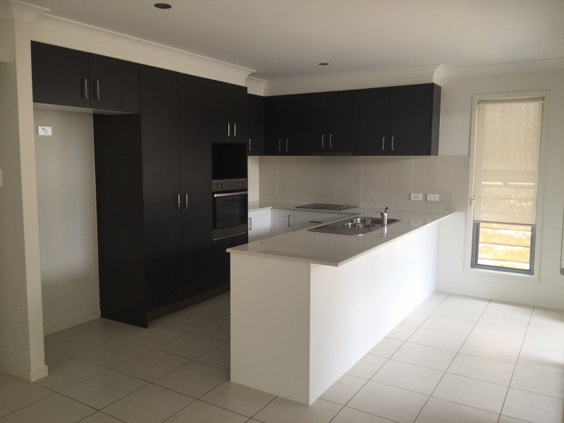 11 Bindra Street, Holmview QLD 4207