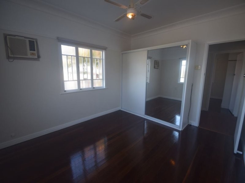 2 Richards Street, North Ipswich QLD 4305