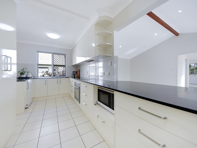 21 Calca Crescent, Ferny Hills QLD 4055